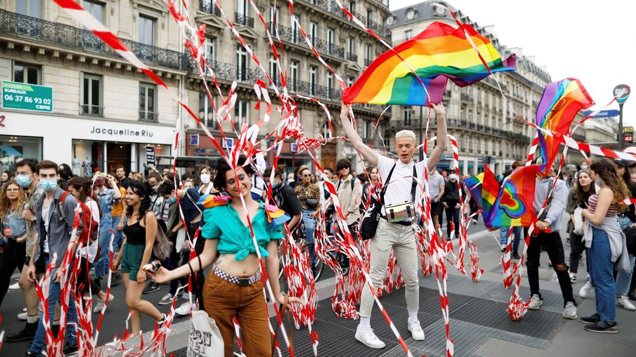 A Paris, une Marche des fiertés alternative rassemble plusieurs