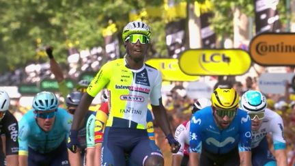 Le parcours du Tour de France 2025 sera connu mardi 29 octobre. Plusieurs villes espèrent que cet événement incontournable du sport français les mettra en lumière. (France 2)