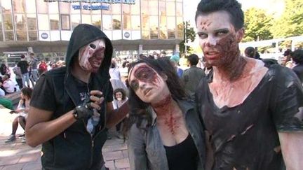 Des participants &agrave; la marche des Zombies &agrave; Marseille (Bouches-du-Rh&ocirc;ne), le 19 octobre 2014. ( FRANCE 3 PROVENCE-ALPES)