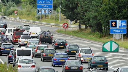 Un embouteillage. Photo d'illustration. (PIERRE ANDRIEU / AFP)