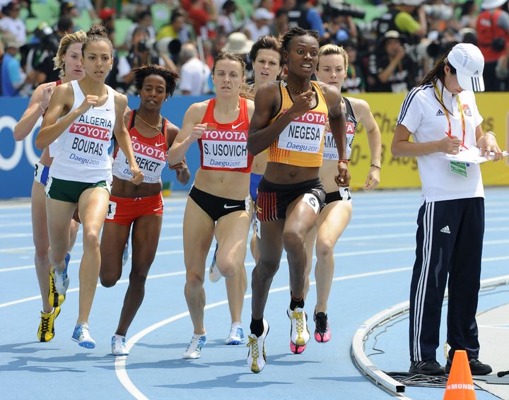 Annet Negesa, sur 800 mètres féminin, lors des Championnats du monde à Daegu (Corée du Sud), le 1er septembre 2011. (JUNG YEON-JE / AFP)