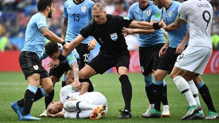 Le Français Kylian Mbappé face à l'Uruguay le 6 juillet 2018 à Nizhny Novgorod&nbsp;(Russie). (FRANCK FIFE / AFP)