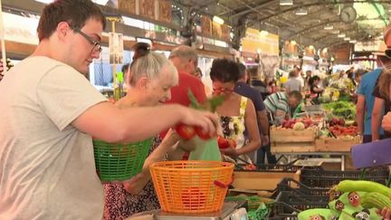 Inflation : au marché d'Antibes, des fruits et légumes victimes de la hausse des prix