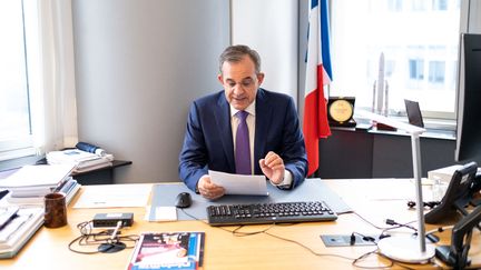 Thierry Mariani au Parlement européen, le 18 mars 2021, à Bruxelles. (MARTIN BERTRAND / HANS LUCAS / AFP)