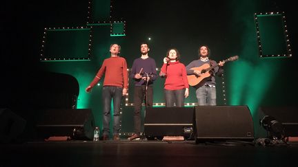 Les Goguettes, des chansonniers révélés par le confinement