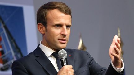 &nbsp;Emmanuel Macron lors de l’inauguration de l’Ecole d’application aux métiers des travaux publics, à Egletons, en Corrèze, le 4 octobre 2017. (LUDOVIC MARIN / AFP)