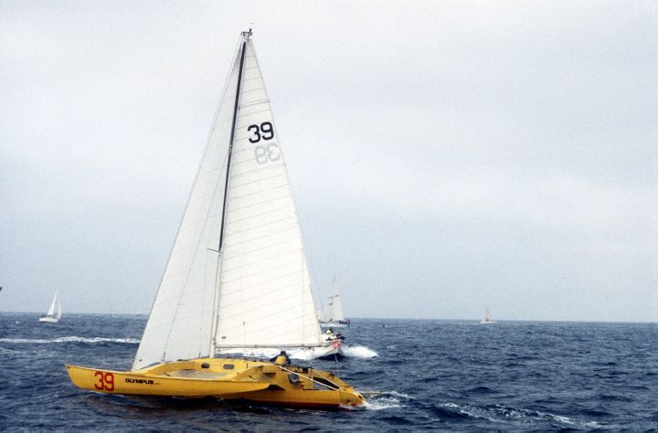 Le multicoque de Mike Birch, Olympus Photo, lors du départ de la première Route du Rhum, à Saint-Malo, le 4 novembre 1978. (AFP)