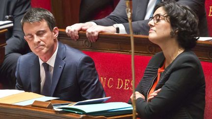 &nbsp; (Manuel Valls et Myriam El Khomri à l'Assemblée nationale, jeudi. © Michel Euler/AP/SIPA)