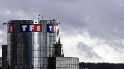 Une vue partielle de l'immeuble qui abrite le si&egrave;ge de la cha&icirc;ne fran&ccedil;aise de t&eacute;l&eacute;vision priv&eacute;e TF1, prise le 9 mars 2008 &agrave; Boulogne-Billancourt (Hauts-de-Seine). (JOEL SAGET / AFP)