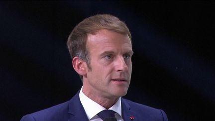 Afrique-France : Emmanuel Macron réunit un sommet avec la société civile africaine (FRANCEINFO)