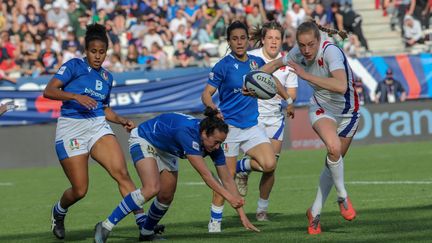 Pour leur entrée dans le Tournoi des 6 Nations, les Bleues s'imposent, avec la manière et avec le bonus offensif au stade des Alpes à Grenoble ! Victoire 39-6 de l'équipe de France !