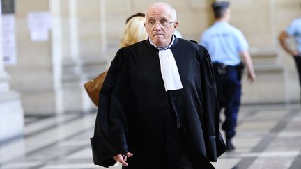 L'avocat Antoine Sollacaro &agrave;&nbsp;Paris, le 16 juin 2011, lors du proc&egrave;s de son client, Yvan Colonna. (MAXPPP)