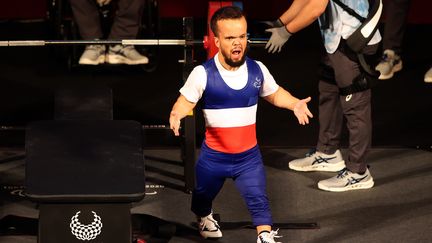 Axel Bourlon a décroché la médaille d'argent dans la catégorie des - 54 kg en para-haltérophilie, le 26 août 2021. (G Picout / CPSF)