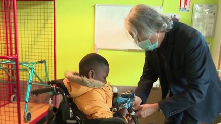 À Vaucresson (Hauts-de-Seine), une structure adaptée aux enfants handicapés à pu les accueillir à nouveau. (FRANCE 3)