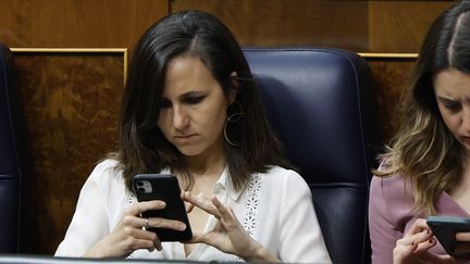 La ministre des Droits sociaux, Ione Belarra, au Congrès des députés, le 21/03/2023. (CHEMA MOYA / EFE / MAXPPP)