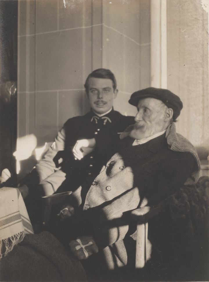 Pierre-Auguste et Jean Renoir vers 1916, photographié par Pierre Bonnard.&nbsp; (Musée d’Orsay, Dist. RMN-Grand Palais /Patrice Schmidt)