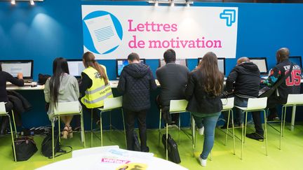 &nbsp; (Un salon pour l'emploi et l'alternance © Witt/SIPA)