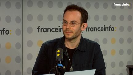 Clément Viktorovitch dans Entre les lignes, sur franceinfo, le 2 mai 2022. (FRANCE INFO / RADIO FRANCE)