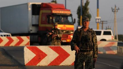 A Kalantchak, en Crimée, les camions ne passent plus depuis le 20 septembre. Les Tatars de Crimée ont organisé le blocus alimentaire de la péninsule pour exiger son retour à l'Ukraine. (Sergii Kharchenko/NurPhoto/AFP)