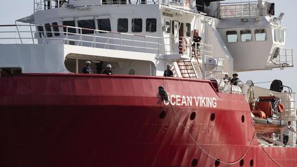 Le navire humanitaire "Ocean Viking", affrété&nbsp;par l'ONG SOS Méditerranée. (FRANCESCO RUTA/EPA/Newscom/MaxPPP)