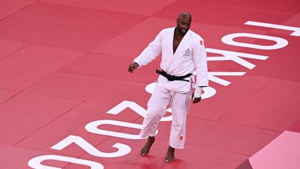 Ce sera le bronze pour Teddy Riner ! C'est aussi dans ces moments-là que l'on reconnaît les vrais champions. Le Français a mis de côté la frustration pour décrocher la médaille de bronze face au Japonais Harasawa.