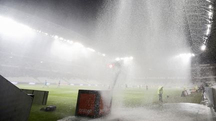 Nice-Nantes a été interrompu à cause des pluies diluviennes. (VALERY HACHE / AFP)