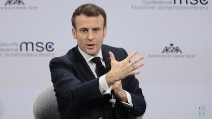 Le président français Emmanuel Macron, lors de la conférence sur la sécurité de Munich (Allemagne), le 15 février 2020.&nbsp; (ABDULHAMID HOSBAS / ANADOLU AGENCY / AFP)