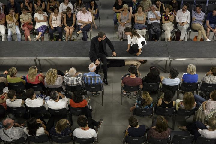 Un dispositif bi-frontale
 (Christophe Raynaud de Lage/Festival d&#039;Avignon)