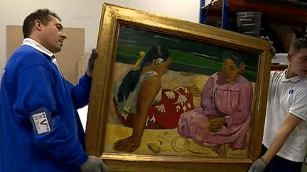 Un tableau de Gauguin rentre du Brésil. Il va subir une inspection en règle avant d'être à nouveau exposé.
 (France 2 Culturebox)