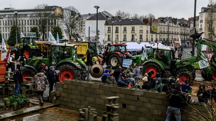 Une manifestation d'agriculteurs de la préfecture du Finistière à Quimper le 27 novembre 2024. (OLIVIER LANRIVAIN / MAXPPP)