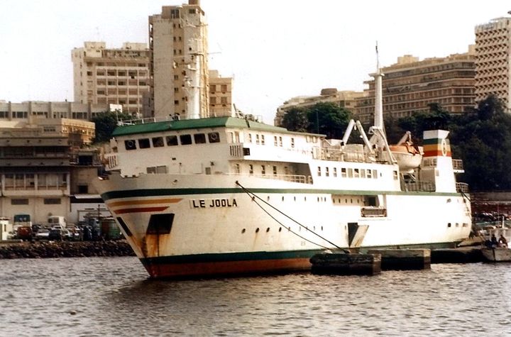 LeJoola, dans le port de Dakar (AFP)