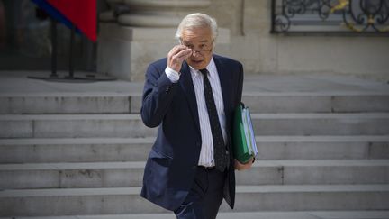 Le ministre du Travail, Fran&ccedil;ois Rebsamen, le 23 avril 2014, dans la cour de l'Elys&eacute;e.&nbsp; (ZACHARIE SCHEURER / NURPHOTO / AFP)