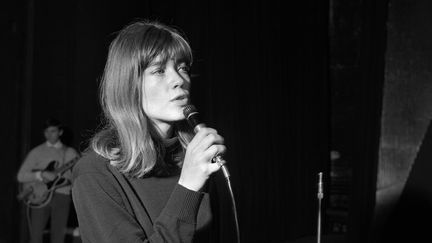 La chanteuse Françoise Hardy à l'Olympia à Paris, le 4 novembre 1963. (- / AFP)