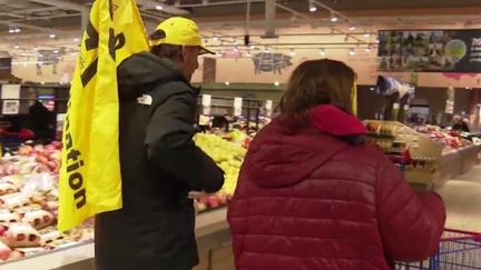 Les mobilisations d'agriculteurs repartent dans plusieurs départements, mardi 20 février. Les manifestants ciblent les produits importés, source d'une concurrence déloyale selon eux.