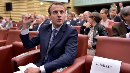 Emmanuel Macron, le 15 septembre 2016 à Paris lors d'une conférence sur Michel Rocard à l'Assemblée nationale. (BERTRAND GUAY / AFP)