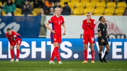 Les joueuses norvégiennes désabusées après leur défaite en huitièmes de finale de la Coupe du monde contre le Japon, le 5 août 2023, en Nouvelle-Zélande. (SIPA)