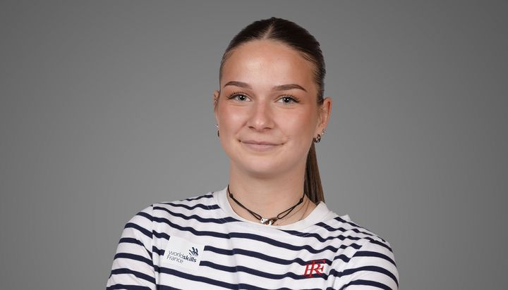 La Française Tess Ippolito, 19 ans, espère briller dans la catégorie "visual merchandising" au Worldskills 2024. (ALAIN POTIGNON)