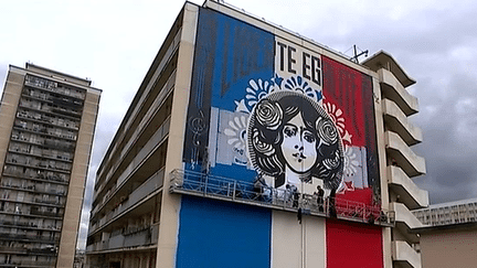 "Liberté, Egalité, Fraternité", la Marianne républicaine revisitée par Sherpard Fairly dans le 13e arrondissement de Paris
 (France 3 Culturebox)