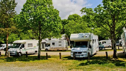  (Une aire de campings cars près du lac de Sillé le Guillaume dans la Sarthe © GILE MICHEL/SIPA)