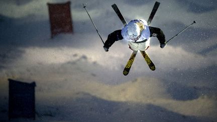 La Canadienne Audrey Robichaud lors de l'&eacute;preuve de ski freestyle au championnat du monde de la discipline &agrave; Are (Su&egrave;de), le 10 mars 2012. (PONTUS LUNDAHL / SCANPIX / AFP)