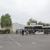 L'entrée de l'usine Whirlpool d'Amiens (Somme). D'autres salariés travaillent également sur le site, pour d'autres entreprises. (F. MAGNENOU / FRANCEINFO)