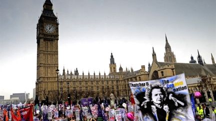 Colère à Londres contre le plan d'austérité gouvernemental (26 mars 2011). Le spectre Thatcher (AFP/CARL DE SOUZA)