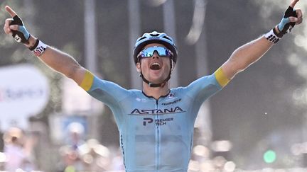 Le Danois Jakob Fuglsang remporte le Tour de Lombardie 2020. Son deuxième monument après Liège-Bastogne-Liège en 2019. (MARCO BERTORELLO / AFP)