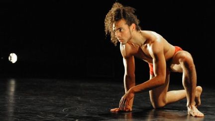 Link Berthomieux pendant le spectacle Homme / Animal
 (Vandetta Mathea &amp; co)