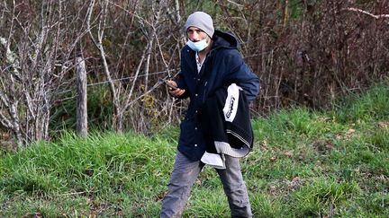 Cédric Jubillar lors des fouilles pour retrouver sa femme, Delphine, le 23 décembre 2020 à Cagnac-les-Mines (Tarn). (FRED SCHEIBER / AFP)