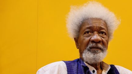 L'écrivain nigérian Wole Soyinka, prix Nobel de littérature, à Paris, le 25 mars 2017.&nbsp; (THOMAS SAMSON / AFP)