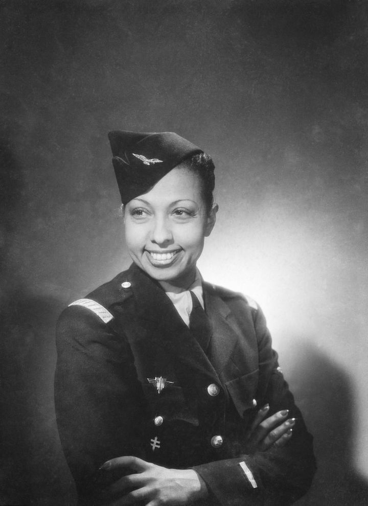 Portrait de Joséphine Baker en uniforme, réalisé au Grand Palais à Paris, le 1er janvier 1948. (STUDIO HARCOURT / MINISTERE DE LA CULTURE / AFP)