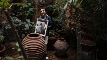 La photographe Graciela Iturbide dans sa maison atelier de Mexico (22 octobre 2021) (PEDRO PARDO / AFP)