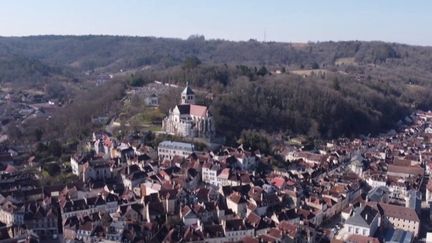 Dans l'Yonne, la commune de Tonnerre connaît un renouveau industriel, après la fermeture de l'usine Thomson en 2004, qui était le poumon économique de la commune. &nbsp; (CAPTURE ECRAN FRANCE 3)