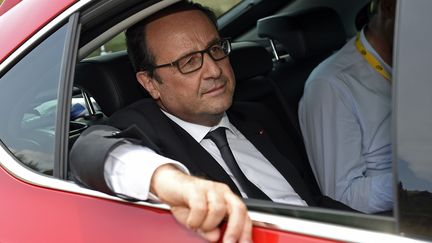 Fran&ccedil;ois Hollande assiste &agrave; la 14e &eacute;tape du Tour de France, le 18 juillet 2015. (  REUTERS)